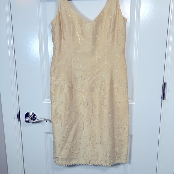 Nanette Leopore Ivory Silk Midi Sheath Dress V-Neck Crochet Sequined Hem Size 4P - Picture 1 of 9